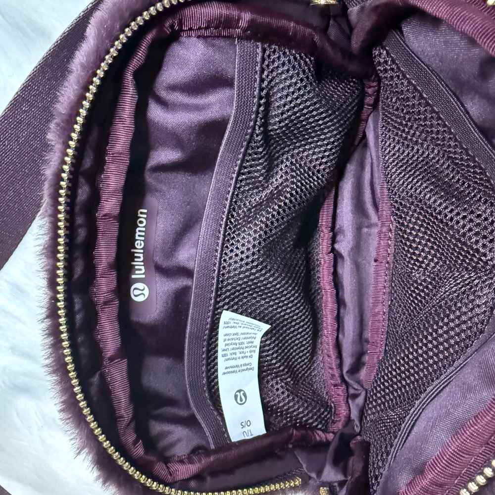 Lululemon Everywhere Belt Bag Plush Fleece Fur BLPM GOLD New - Picture 5 of 5